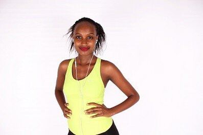 Uzun bir yürüyüşten sonra kız